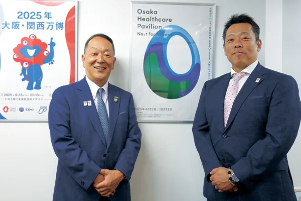 青山会長（左）と阪本晋治