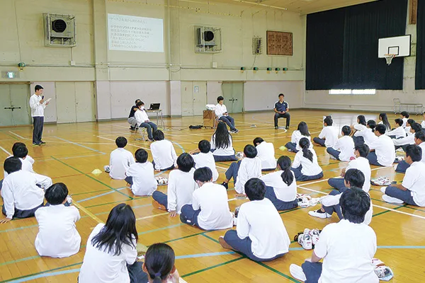 梶中で薬物乱用防止教室　年々進む低年齢化が社会問題に