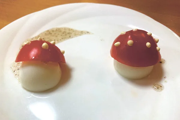 お手軽！ハロウィンフード　食べる毒キノコ