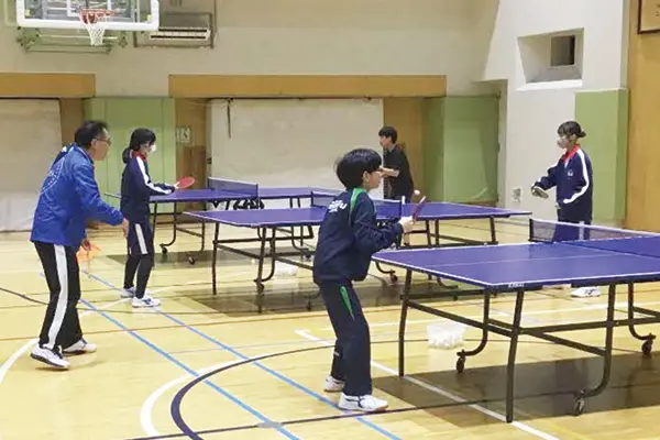 守口市卓球協会による指導の様子