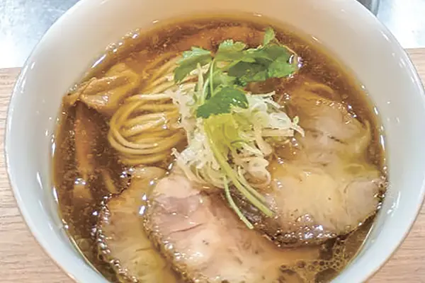 醤油らーめん 1100円