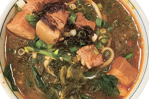 ルーロータン麺 890円