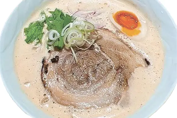 鶏白湯そば 940円