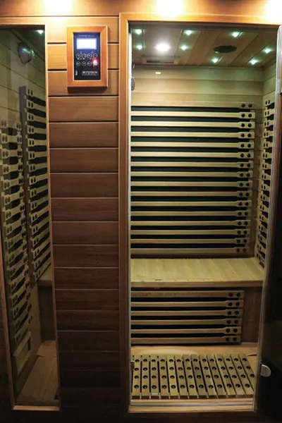 サウナは1カ月入り放題3万3000円だが、年間契約だと半額に