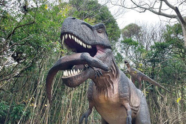 芝政ワールド「恐竜の森」