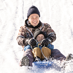 親子で楽しめる雪ゾリ